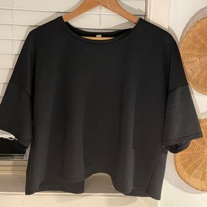 Lululemon workout shirt